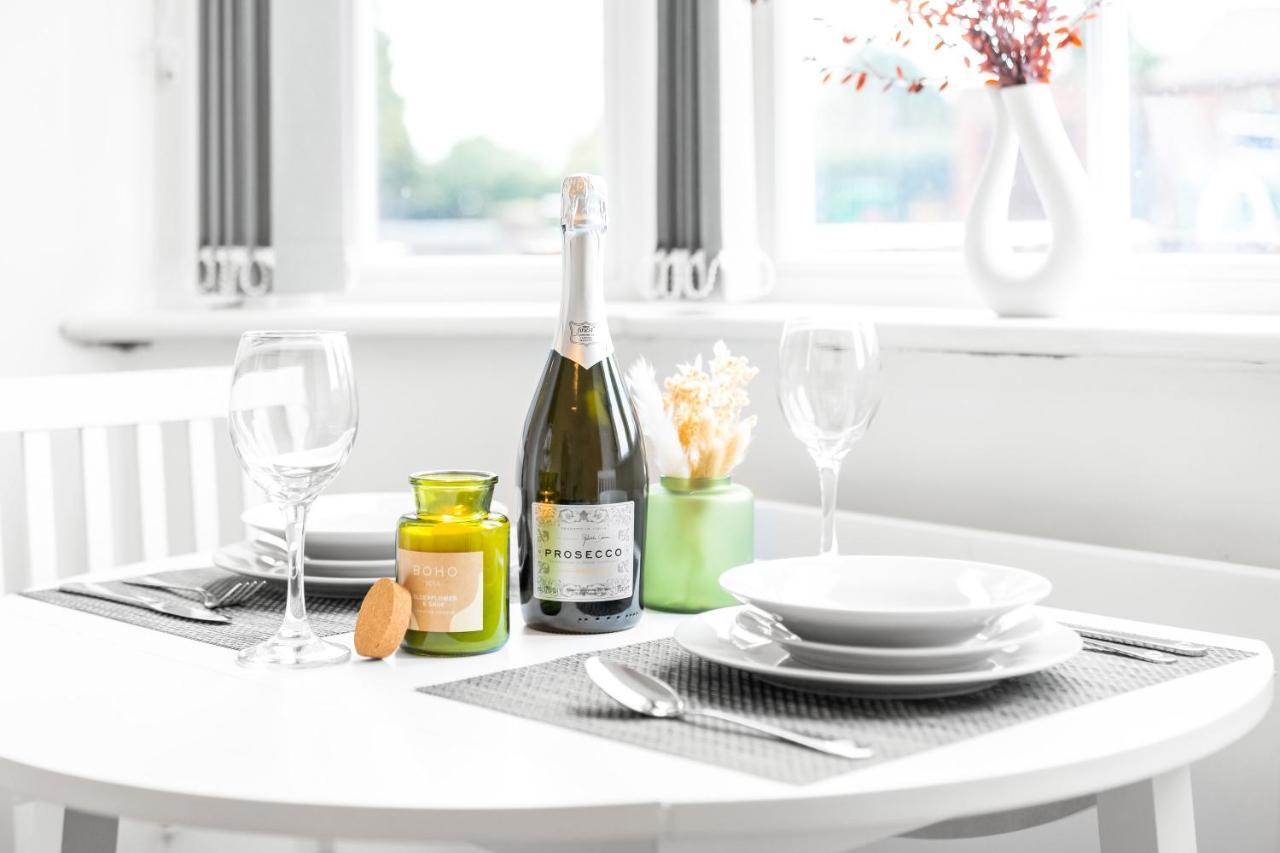 Beautiful Waterside Apartment - Parking - Perry Barr - Top Rated Birmingham Ngoại thất bức ảnh
