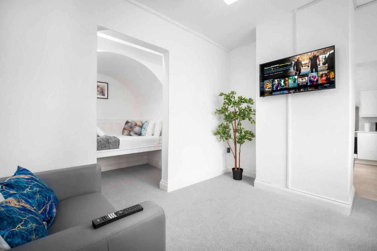 Beautiful Waterside Apartment - Parking - Perry Barr - Top Rated Birmingham Ngoại thất bức ảnh