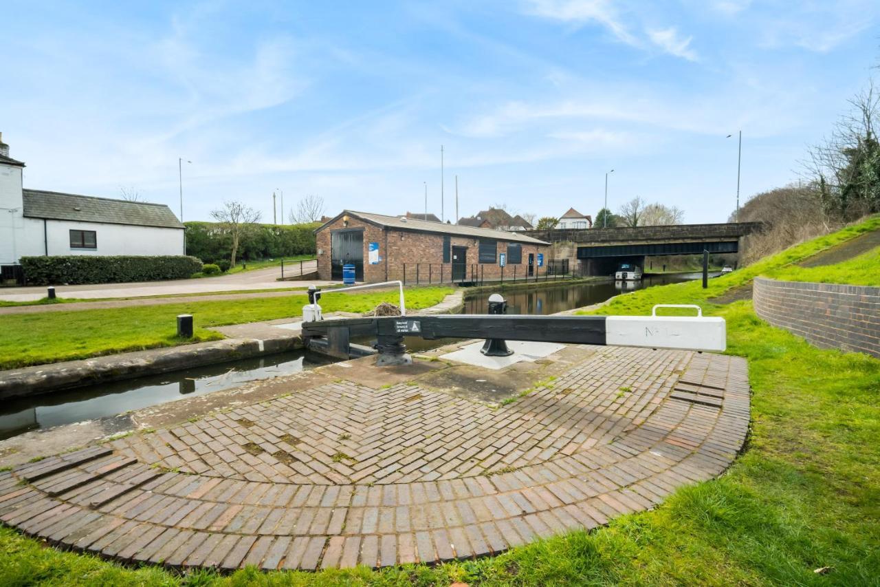 Beautiful Waterside Apartment - Parking - Perry Barr - Top Rated Birmingham Ngoại thất bức ảnh